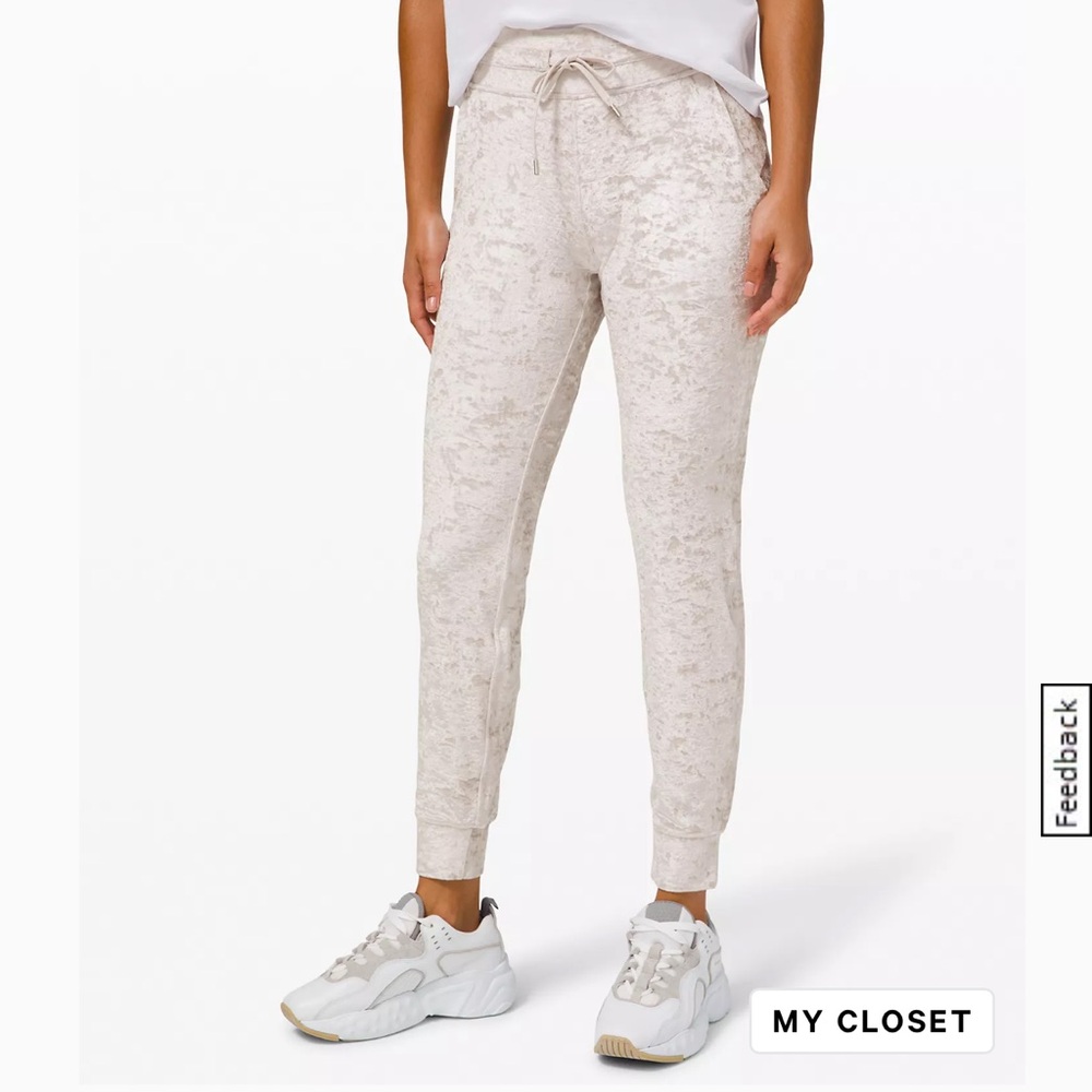 Lululemon Ready to Crush High-Rise Velour Jogger
Full Length